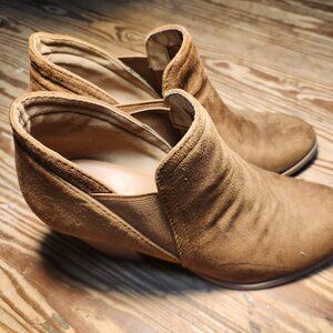 Tan color boots for women